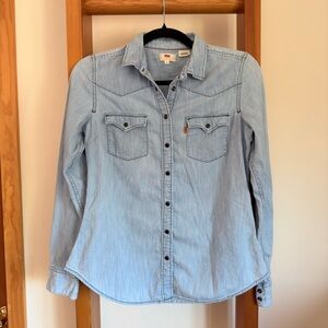 Levi's Light Blue Button-Up Denim Chambray Shirt Small